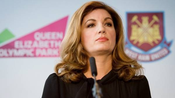 متى يعود الدوري الإنجليزي؟