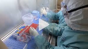 تصنيع فيروس كورونا بمختبر في ووهان.. مسؤول صيني يرد على نظرية المؤامرة