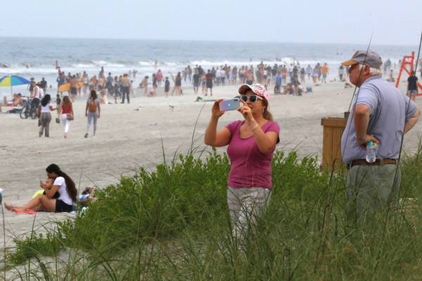 الأمريكيون لا يريدون الجلوس في البيت