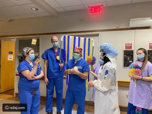 زواج في زمن كورونا: طبيبان يعقدان زفافهما بهذه الطريقة المبتكرة