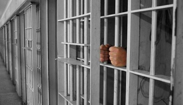 توقيف عريس واثنين من أقربائه لمخالفتهم أوامر الدفاع والتجمع في اربد