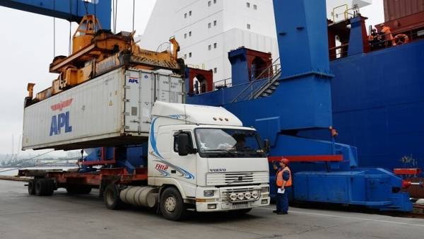 حاملات الحاويات المدنية سلاح أمريكي خفي