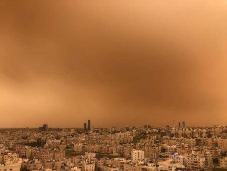 عاصفة رملية كثيفة تؤثر على مناطق واسعة من المملكة