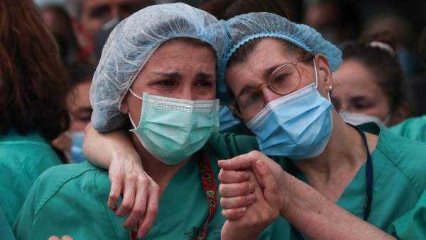 نائب الرئيس الأمريكي: سنرى قريباً تراجعاً كبيراً لفيروس كورونا