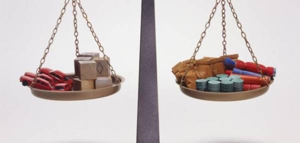 عجز الميزان التجاري ينخفض (12) في كانون الثاني وشباط الماضيين