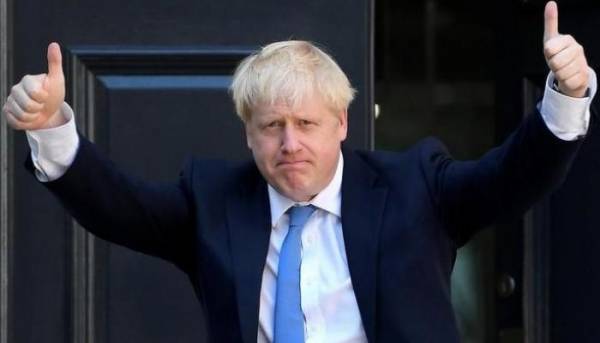بعد تعافيه من كورونا.. رئيس وزراء بريطانيا يستأنف عمله يوم الاثنين