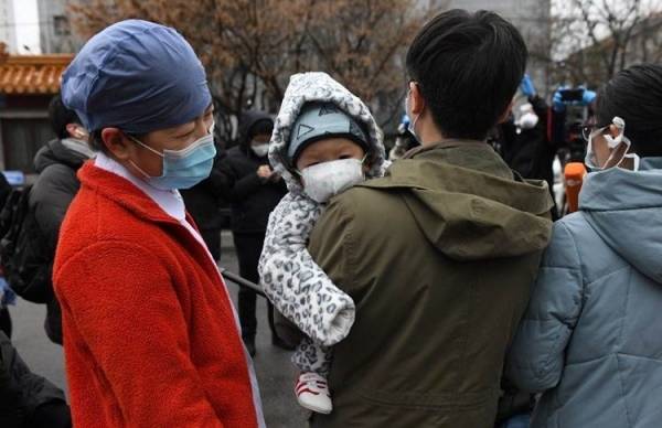 انخفاض معدل الإصابات اليومية بكورونا في العالم والحصيلة تلامس 2,9 مليون