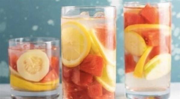 كم كوب ماء يحتاج الجسم بين الإفطار والسحور؟