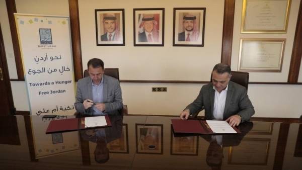 وزارة التخطيط تقدم منحة لدعم 4022 أسرة متضررة