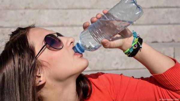 الصيام.. ماذا يحدث للكبد خلاله؟ وما فوائده للمعدة؟ وهل شرب الماء البارد مضر؟