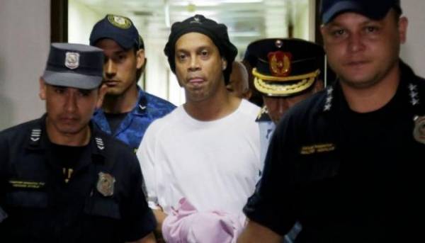 رونالدينيو يتحدث عن كواليس سجنه