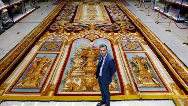 أزمة كورونا تجبر فرنسا على بيع أثاثها العريق