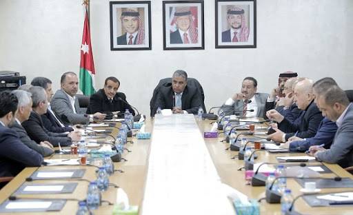 الطاقة النيابية : بند فرق اسعار الوقود والضريبة المقطوعة على المشتقات النفطية غير دستورية