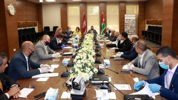 لأول مرة منذ تعطيل الدراسة.. مجلس عمداء الشرق الأوسط يعقد اجتماعه داخل الحرم الجامعي