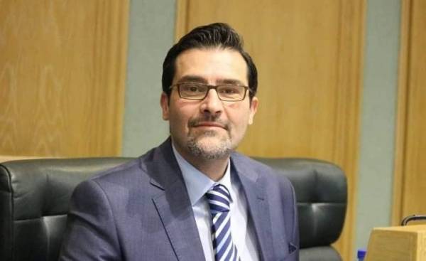 لماذا غاب وزير النقل والاستعانة بوزير الصناعة ؟؟