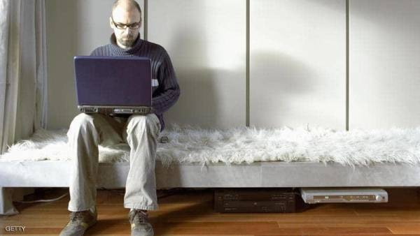 لماذا يجب العمل من المنزل بأقدام حافية؟