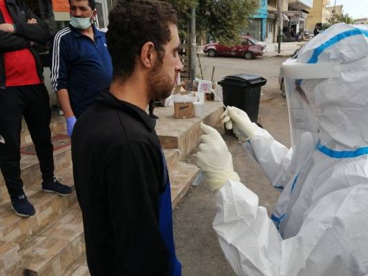 فرق التقصي الوبائي تأخذ عينات عشوائية في ماحص ـ صور