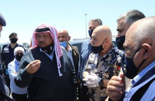 وفد وزاري يزور مركز العمري .وحماد:قرار مرتقب للتخليص على البضائع في المركز