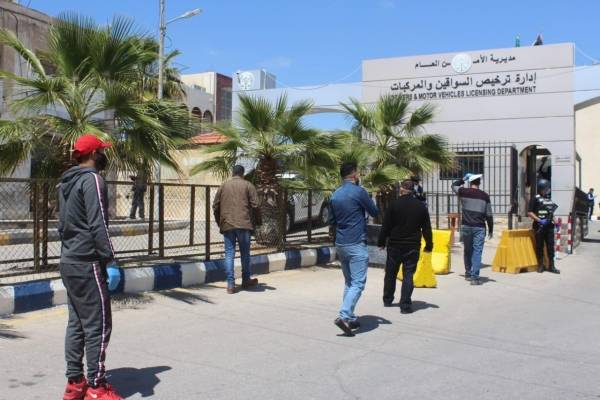 11128 معاملة مختلفة انجزتها اليوم ادارة ترخيص السواقين والمركبات بكافة اقسامها