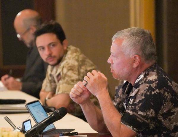 الملك: تشديد الإجراءات الصحية على المعابر الحدودية كافة