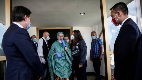 بعد اعتناق سيلفيا رومانو الإسلام.. ناشطة إيطالية: شتّان بين الإسلام والإرهاب