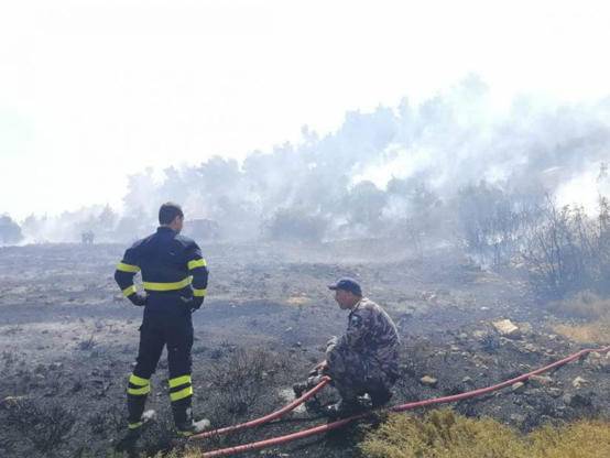 اصابة 5 رجال دفاع مدني خلال اطفاء حرجي بعجلون