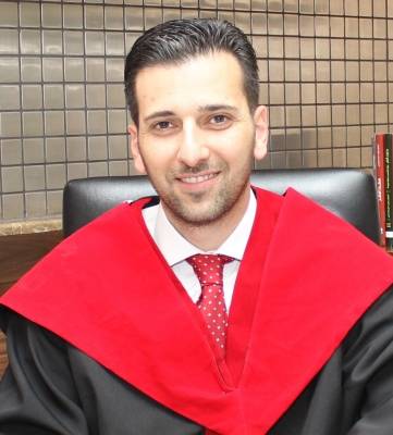 الشرق الأوسط تهنئ الدكتور أحمد يعقوب ناصر الدين لحصوله على درجة الدكتوراه بامتياز مع مرتبة الشرف