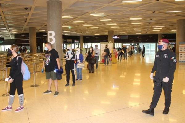 القوات المسلحة: وصول 15 رحلة لغاية اليوم على متنها 3037 مسافرًا