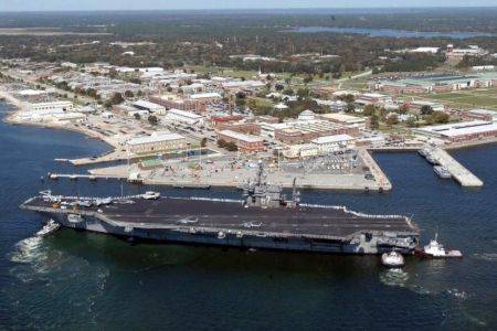 السلطات الأمريكية تقول إن محمد الشمراني الضابط السعودي الذي نفذ هجوما في فلوريدا كان يتعاون مع القاعدة