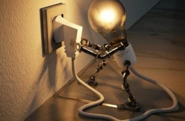 عودة التيار الكهربائي لمناطق تأثرت بالانقطاع في الأغوار الوسطى