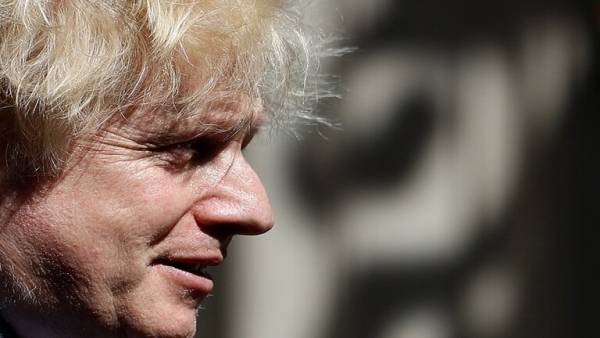 بريطانيا: جونسون لن يخضع للتحقيق على خلفية علاقته بسيدة أعمال أمريكية