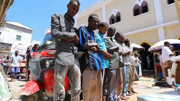 بعد تخبط وفي وقت متأخر.. بلد عربي ثان يعلن السبت أول أيام عيد الفطر.. فما الذي حصل؟