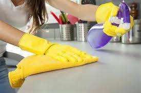 دراسة علمية: كورونا لا ينتقل بسهولة عبر ملامسة الأسطح ويعيش في الهواء لمدة تصل 3 ساعات