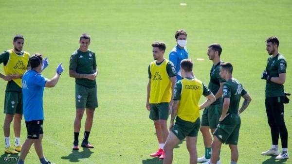 رئيس رابطة الليغا يتمنى استئناف المباريات في هذا الموعد