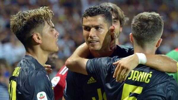 نجمان من فريق السيدة العجوز يرفضان الانضمام للشياطين الحمر