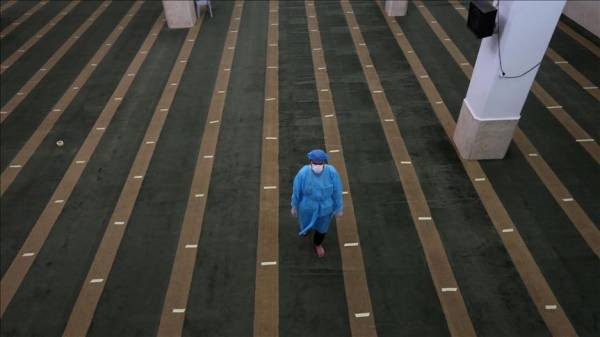 الكويت والبحرين تستعدان لإعادة فتح المساجد الأحد