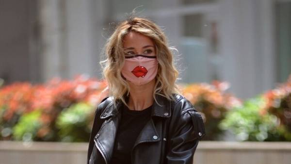 المذيعة الإيطالية الحسناء ليوتا تبشر باقتراب عودة الكالتشيو