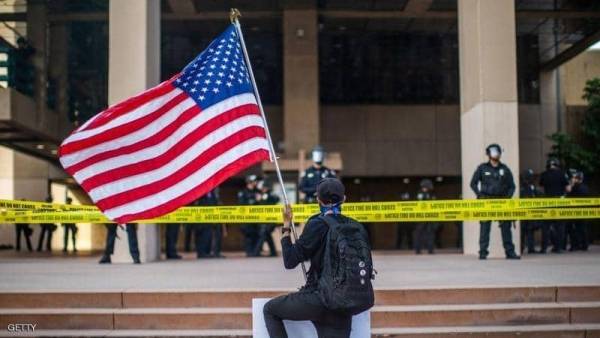 الولايات المتحدة بين دعوتين.. سلام فلويد وشدة ترامب