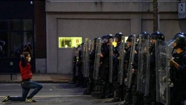 وزير الخارجية الألماني يصف الاحتجاجات في أمريكا بالمشروعة