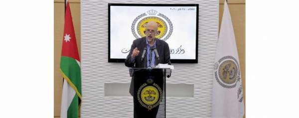 الرزاز يعلن خطة فتح القطاعات اليوم