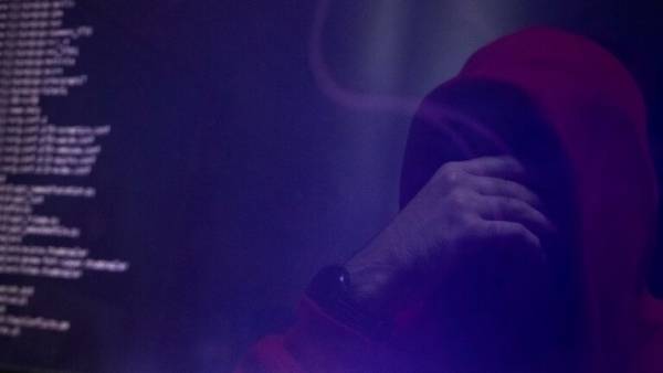 غوغل تتهم قراصنة من الصين وإيران باختراق حملتي بايدن وترامب