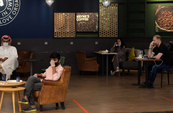 السعودية تعيد فرض حظر التجول (15) يومًا في جدة بعد تزايد إصابات كورونا