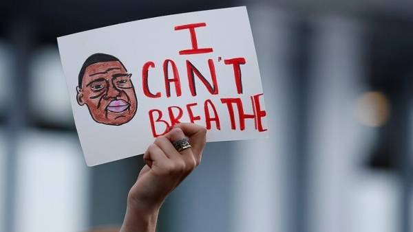 فرنسا تمنع احتجاجات عند السفارة الأمريكية وبرج إيفل في باريس