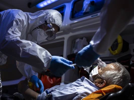 وفيات كورونا حول العالم تتجاوز 407 آلاف