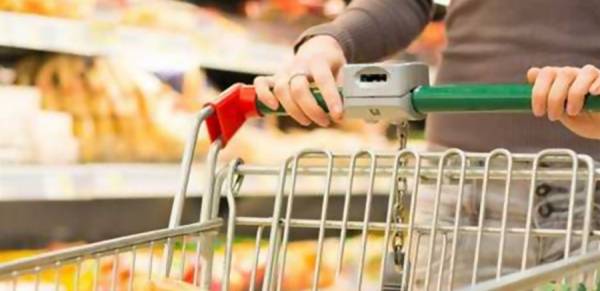 لهذه الأسباب لا تضعوا النظارات الشمسية عند التسوق