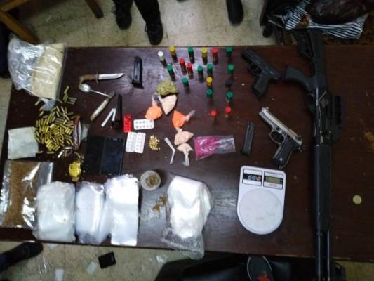 مكافحة المخدرات تنفذ حملات امنية على مروجي المواد المخدرة في محافظة الزرقاء وشرق العاصمة