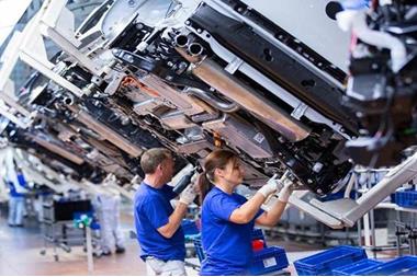 تراجع الانتاج الصناعي بمنطقة اليورو 28 بالمئة نيسان الماضي