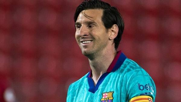 بعد غياب 98 يوما.. ميسي يفتتح عودته برقم قياسي جديد