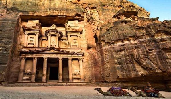 البتراء.. كورونا يحوّل المدينة الوردية إلى مدينة أشباح!