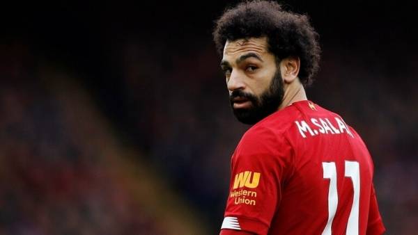 محمد صلاح يحتفل بعيد ميلاده ويشارك متابعيه بكتاب جديد